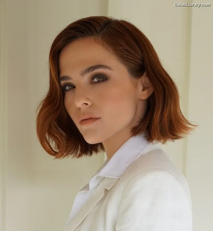 Zoey Deutch photo 23 of 1461