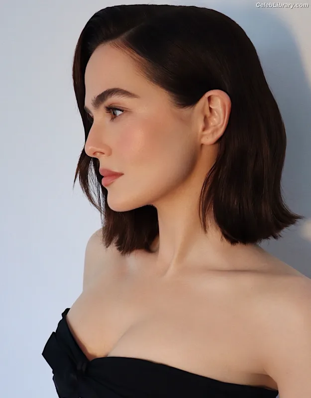 Zoey Deutch photo 7 of 1461