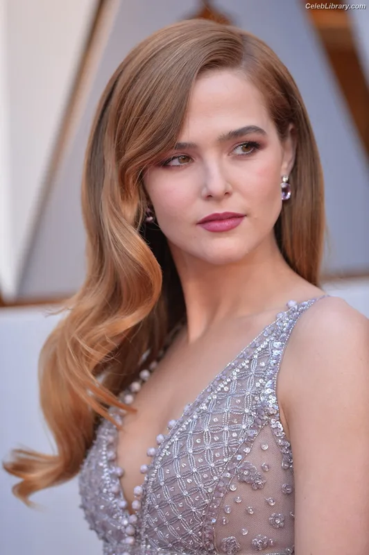 Zoey Deutch photo 21 of 1461