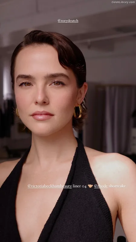 Zoey Deutch photo 6 of 1461