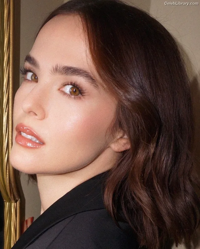Zoey Deutch photo 11 of 1461