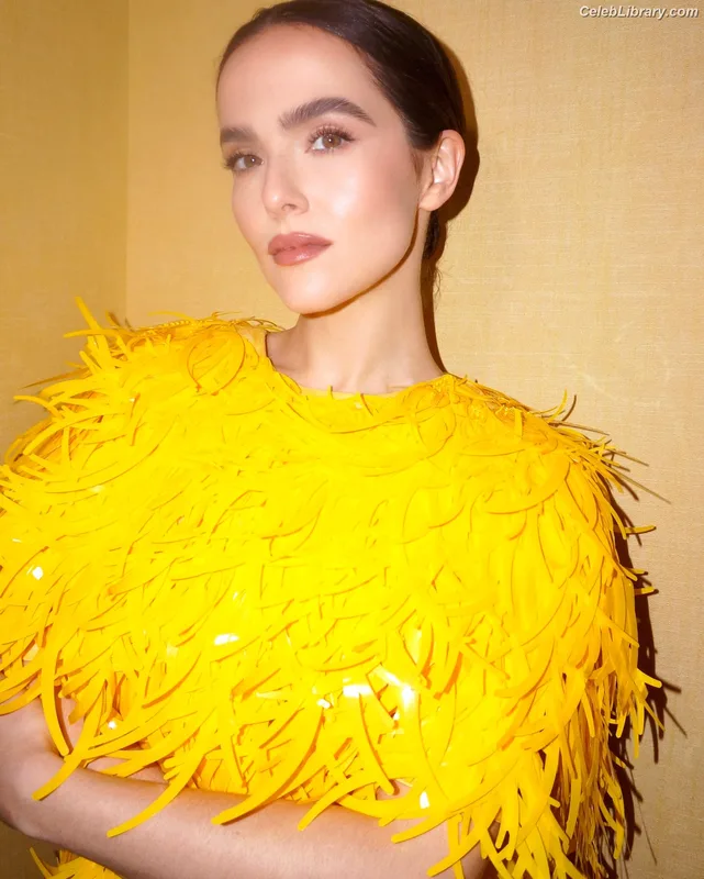 Zoey Deutch photo 19 of 1461