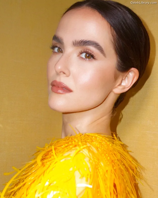 Zoey Deutch photo 21 of 1461