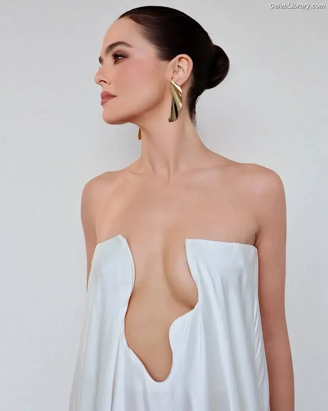 Zoey Deutch photo 9 of 1461