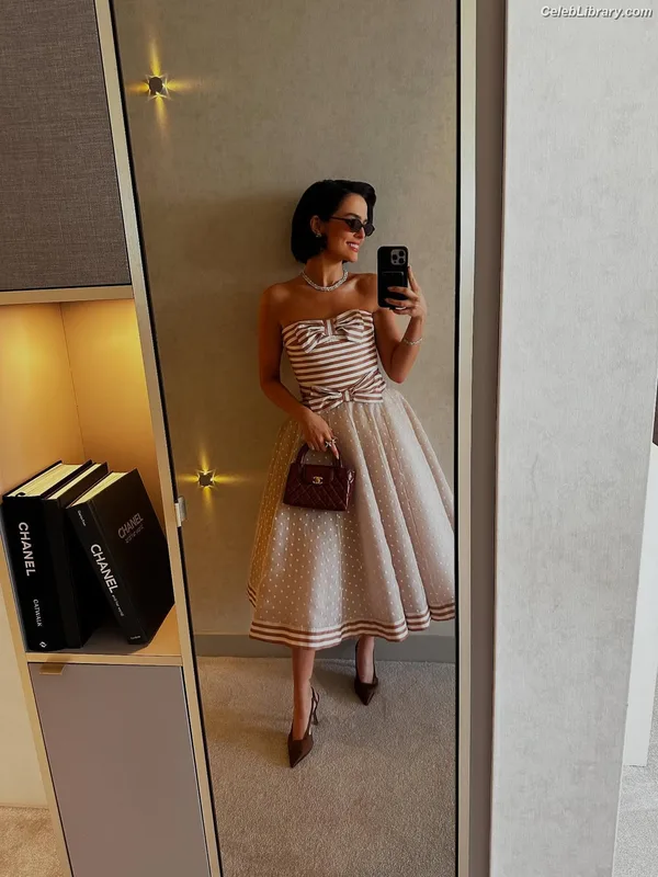 Zoey Deutch photo 23 of 1461
