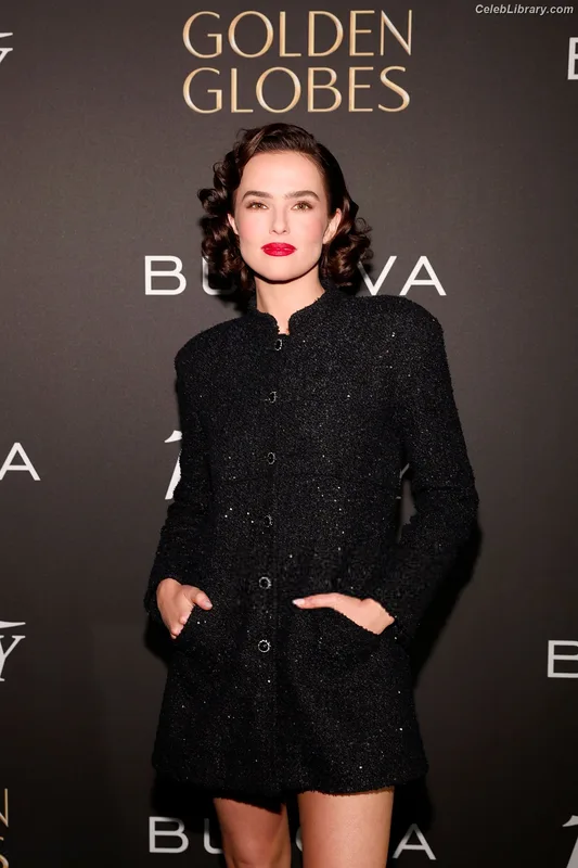 Zoey Deutch photo 10 of 1461