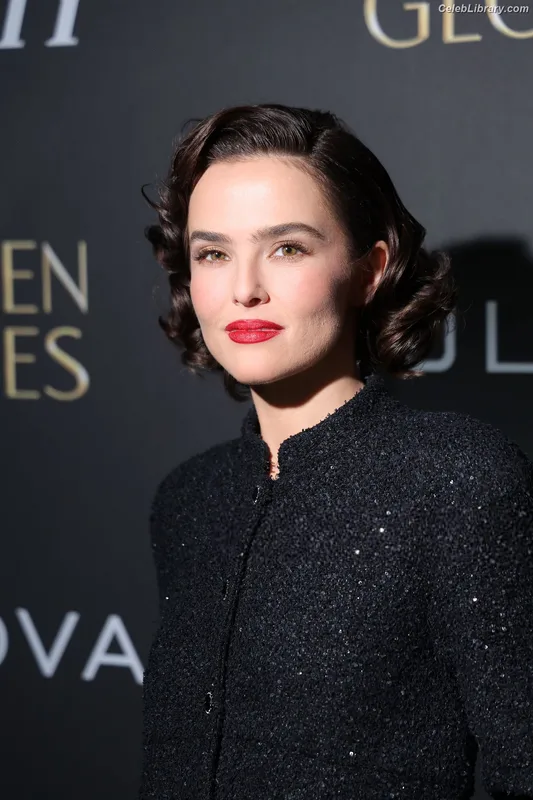 Zoey Deutch photo 17 of 1461