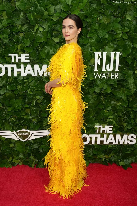 Zoey Deutch photo 23 of 1461