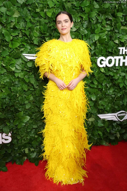 Zoey Deutch photo 3 of 1461