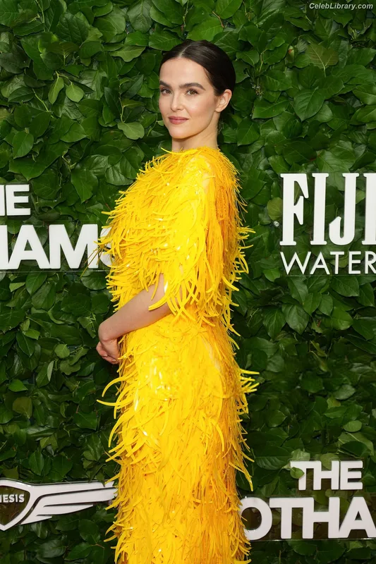 Zoey Deutch photo 10 of 1461