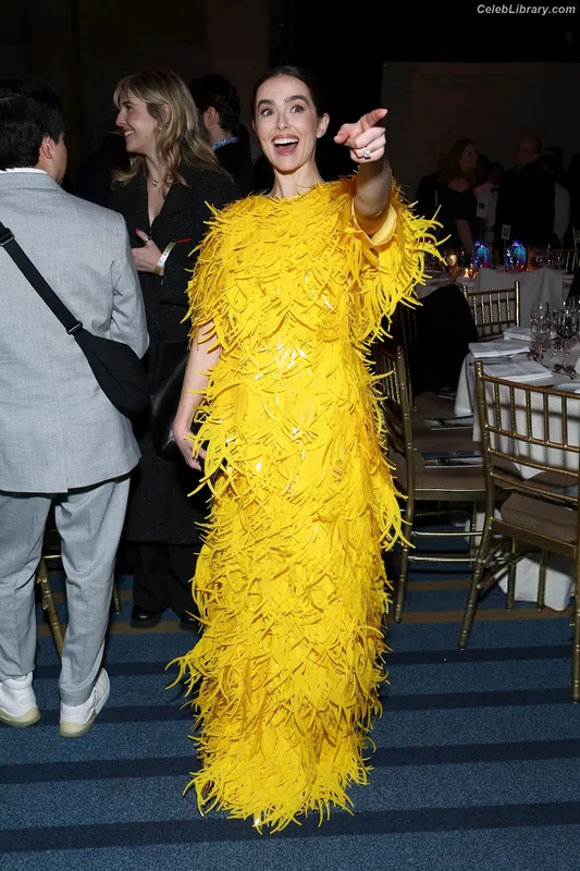 Zoey Deutch photo 13 of 1461