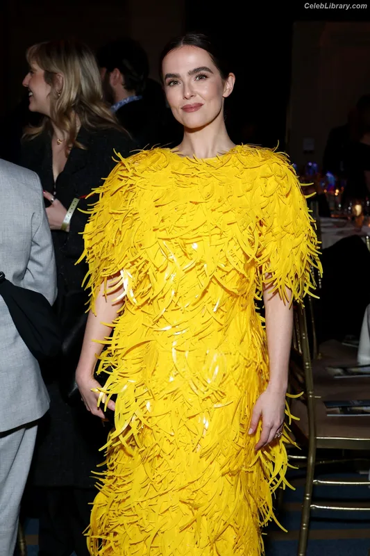 Zoey Deutch photo 14 of 1461