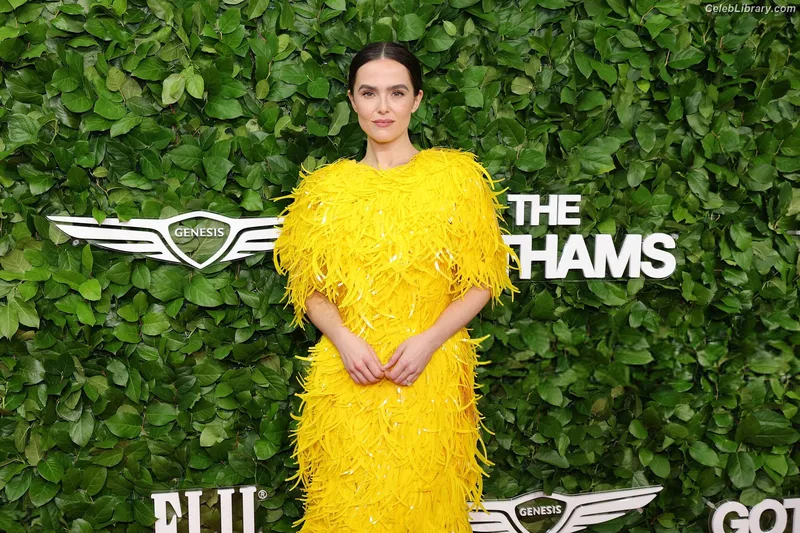 Zoey Deutch photo 22 of 1461