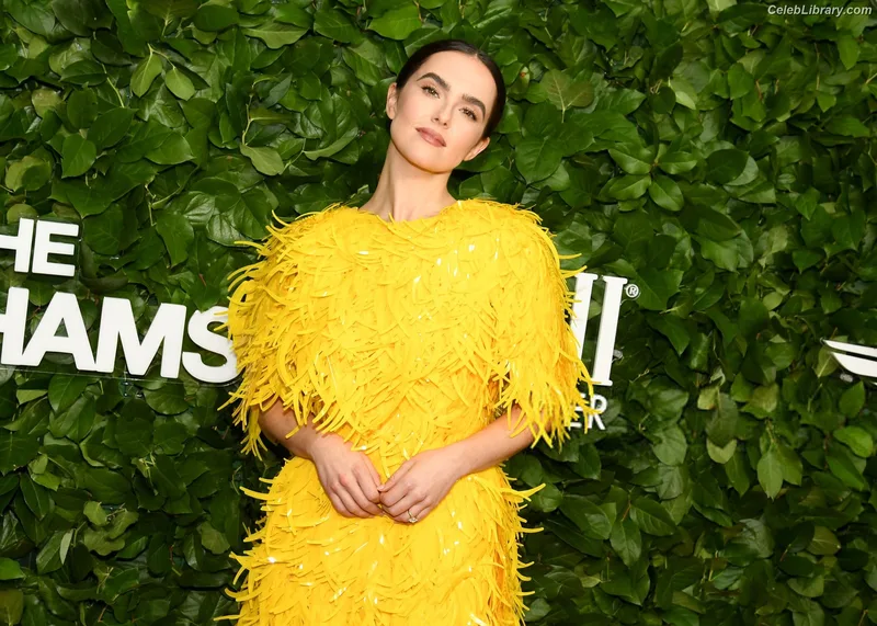 Zoey Deutch photo 2 of 1461