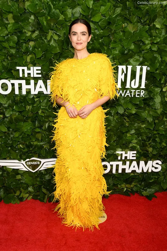 Zoey Deutch photo 3 of 1461