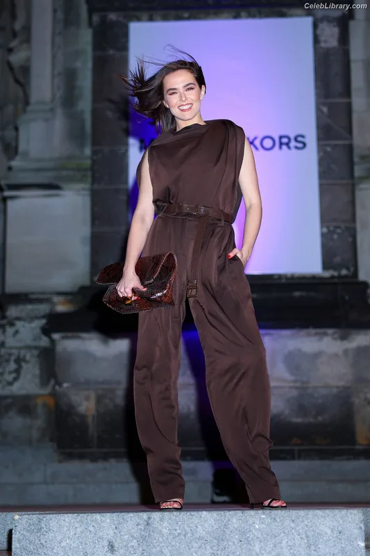 Zoey Deutch photo 20 of 1461