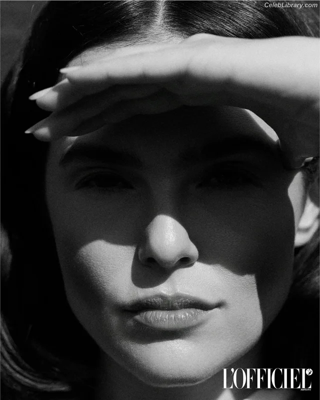 Zoey Deutch photo 6 of 1461