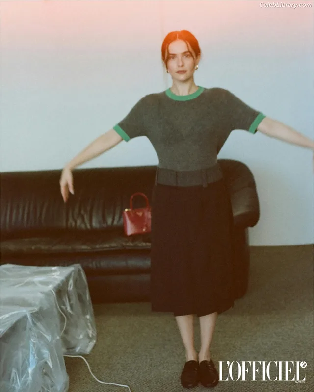 Zoey Deutch photo 8 of 1461