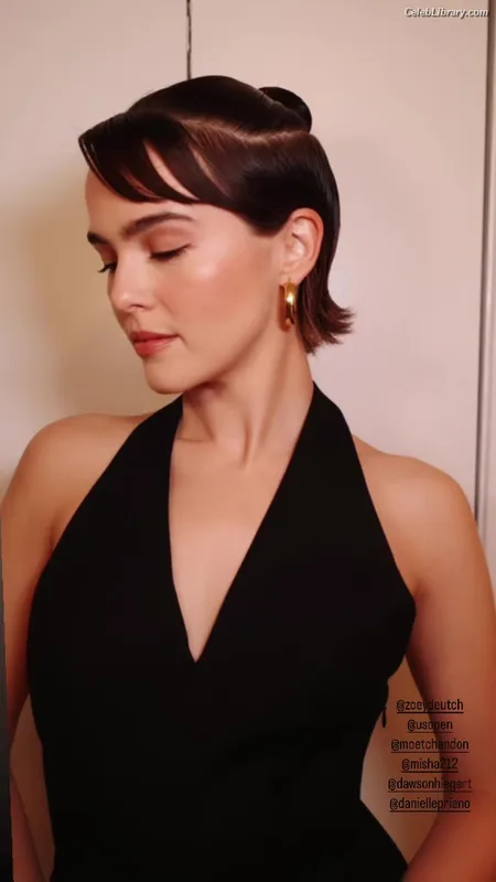 Zoey Deutch photo 17 of 1461