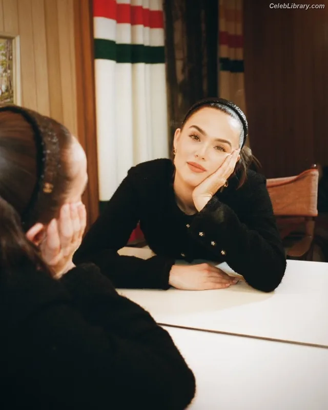 Zoey Deutch photo 22 of 1461