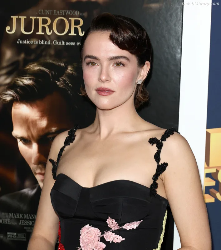 Zoey Deutch photo 3 of 1461