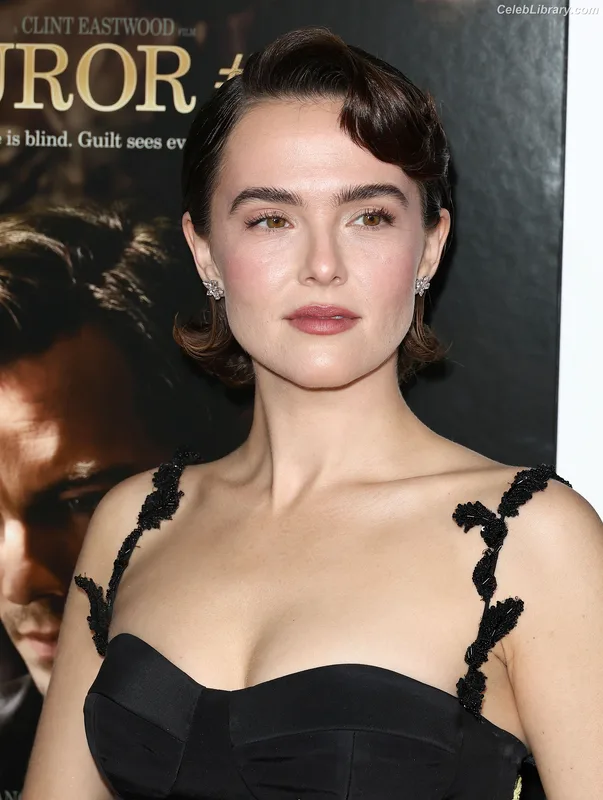Zoey Deutch photo 2 of 1461