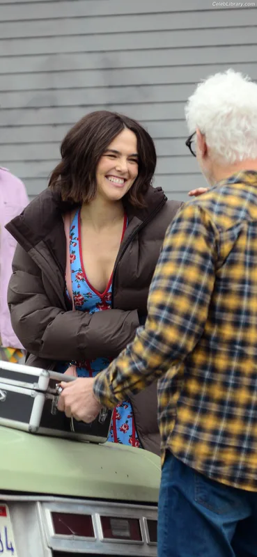 Zoey Deutch photo 15 of 1461