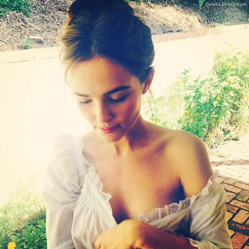 Zoey Deutch photo 16 of 1461