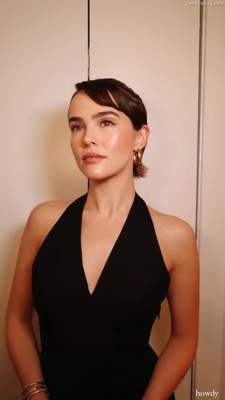 Zoey Deutch photo 3 of 1461