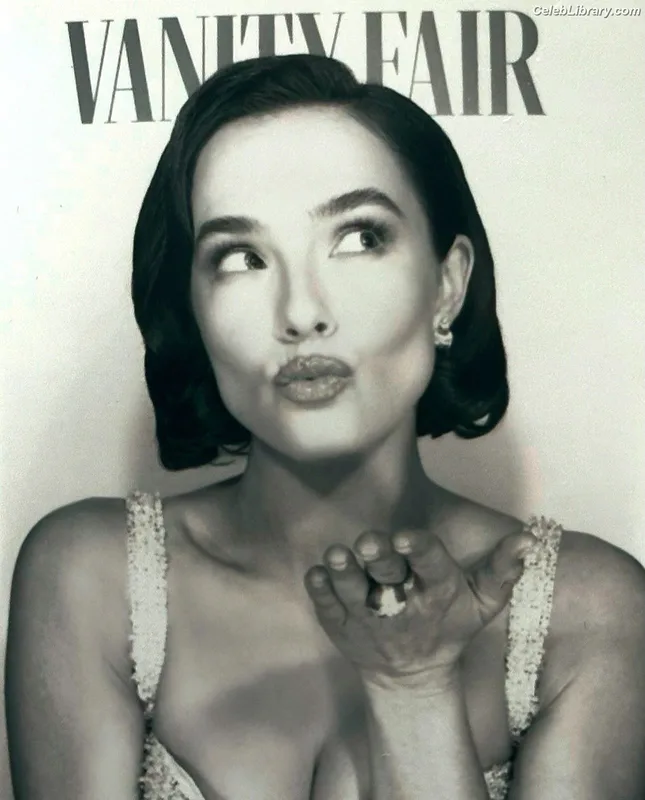 Zoey Deutch photo 6 of 1461