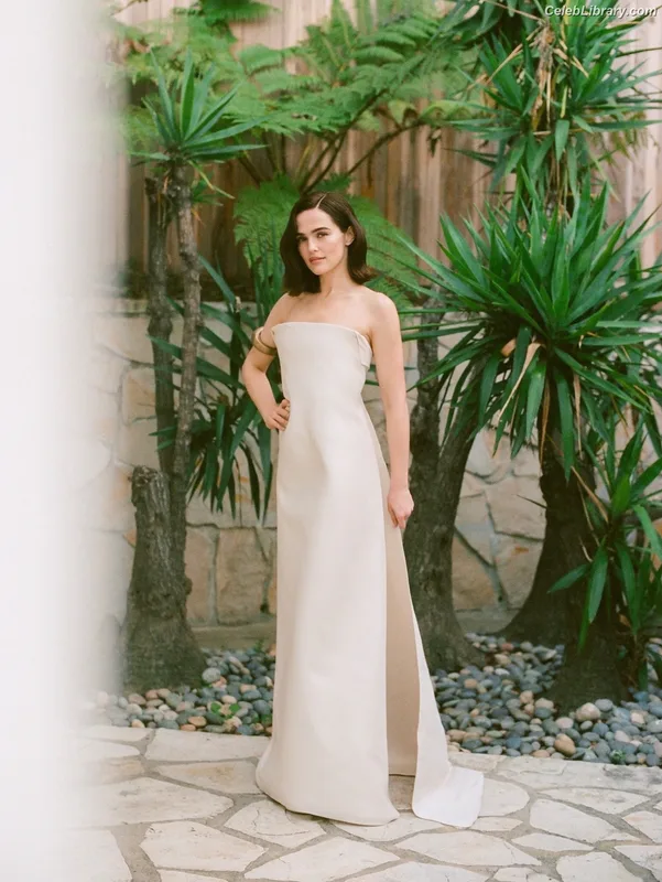 Zoey Deutch photo 10 of 1461