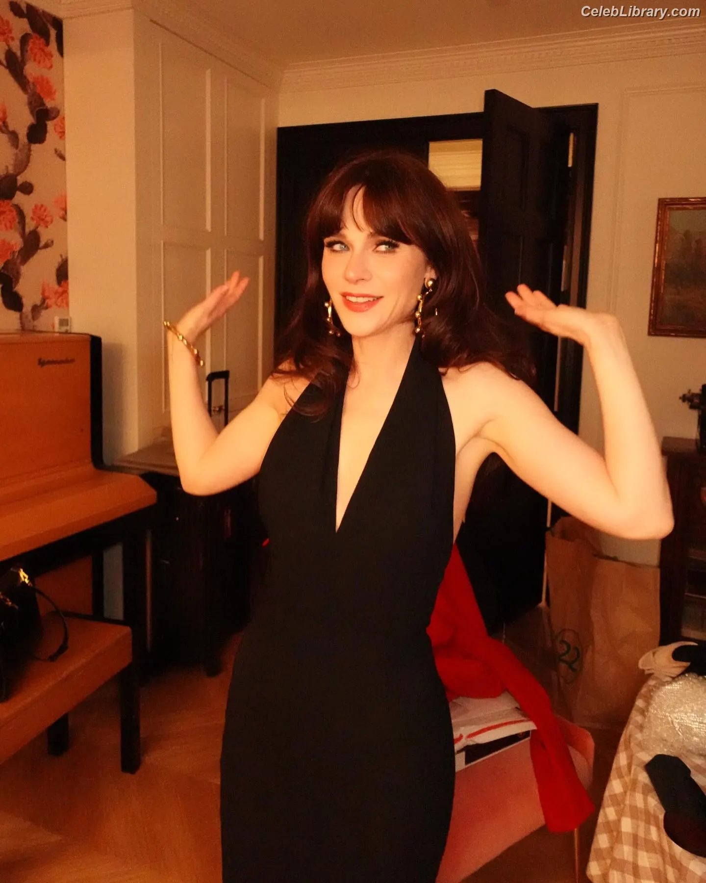 Zooey Deschanel photo 6 of 372
