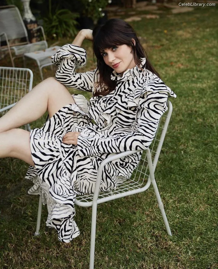 Zooey Deschanel photo 8 of 372