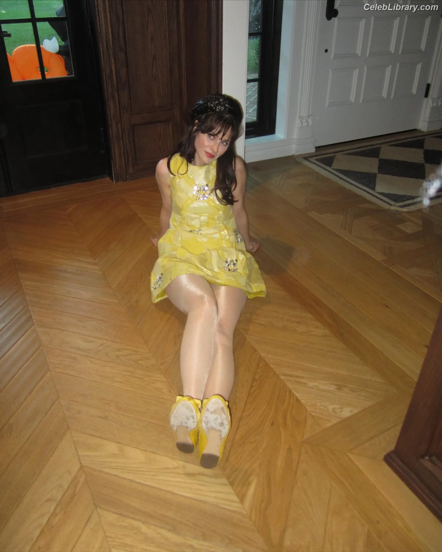 Zooey Deschanel photo 21 of 372