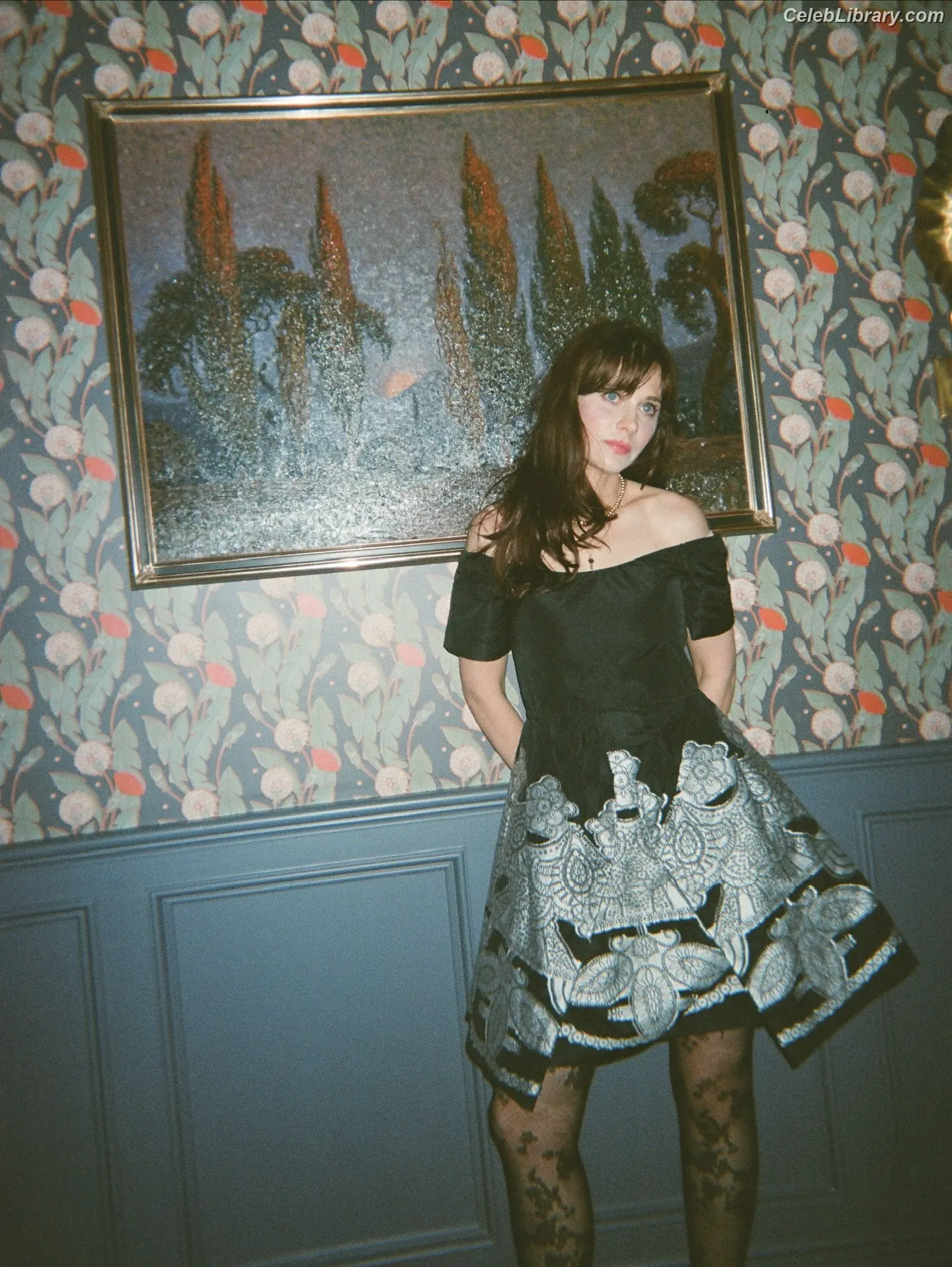 Zooey Deschanel photo 8 of 372