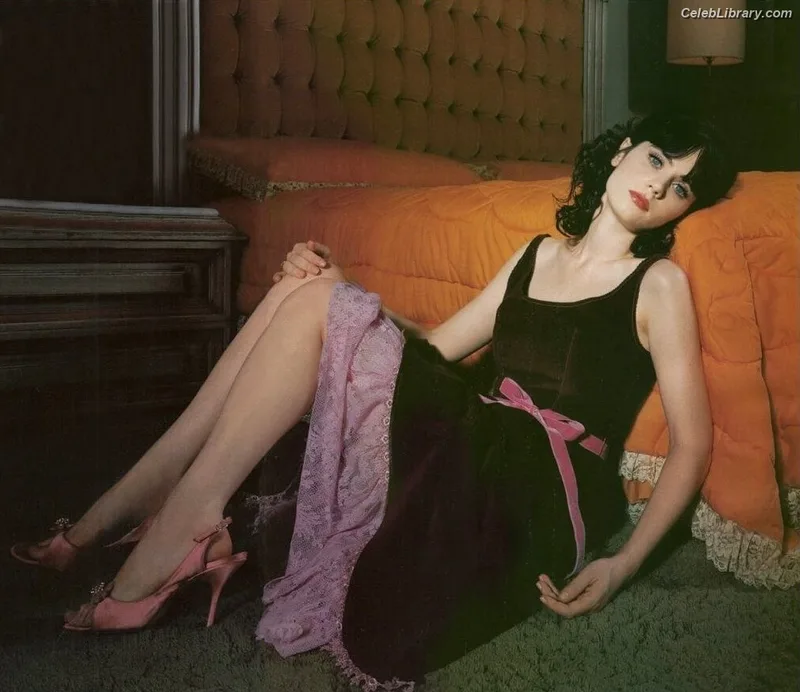 Zooey Deschanel photo 15 of 371