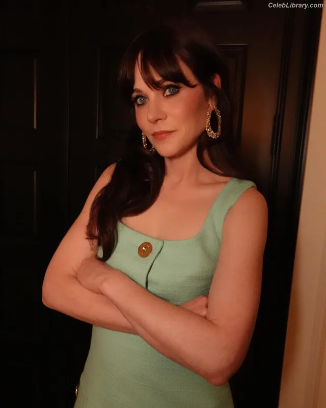 Zooey Deschanel photo 1 of 371