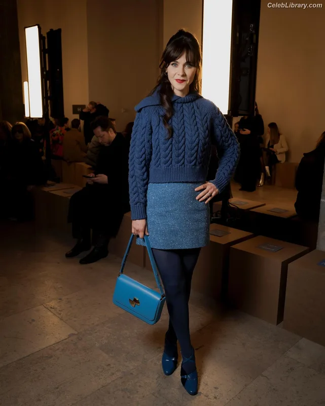 Zooey Deschanel photo 6 of 371