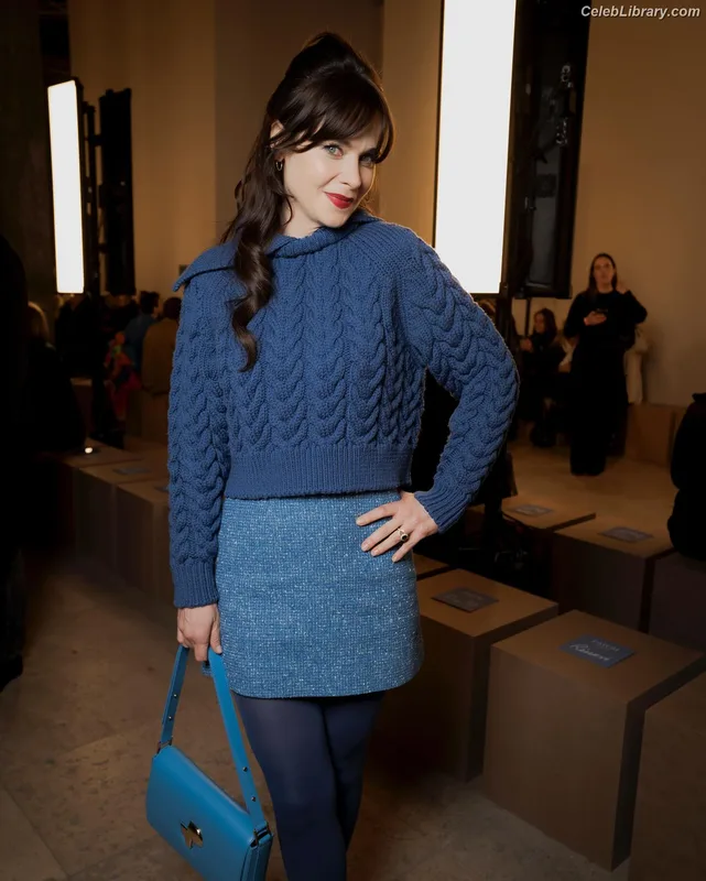 Zooey Deschanel photo 8 of 371