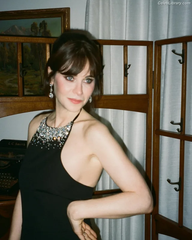 Zooey Deschanel photo 24 of 371