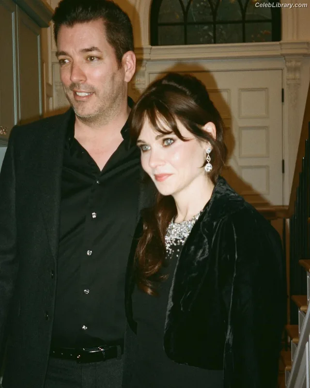 Zooey Deschanel photo 2 of 371