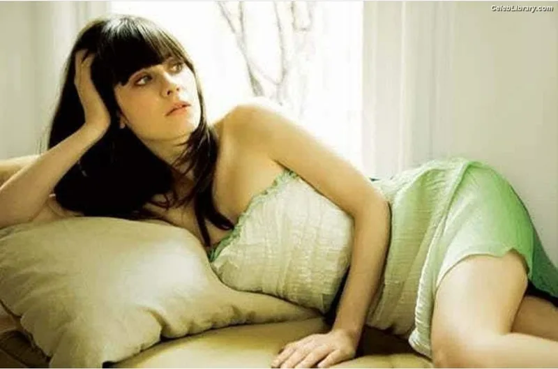 Zooey Deschanel photo 2 of 371