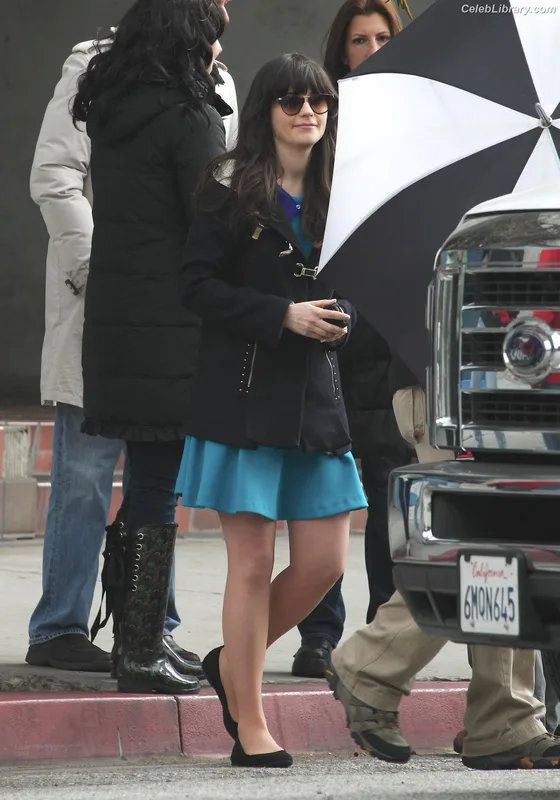 Zooey Deschanel photo 4 of 371