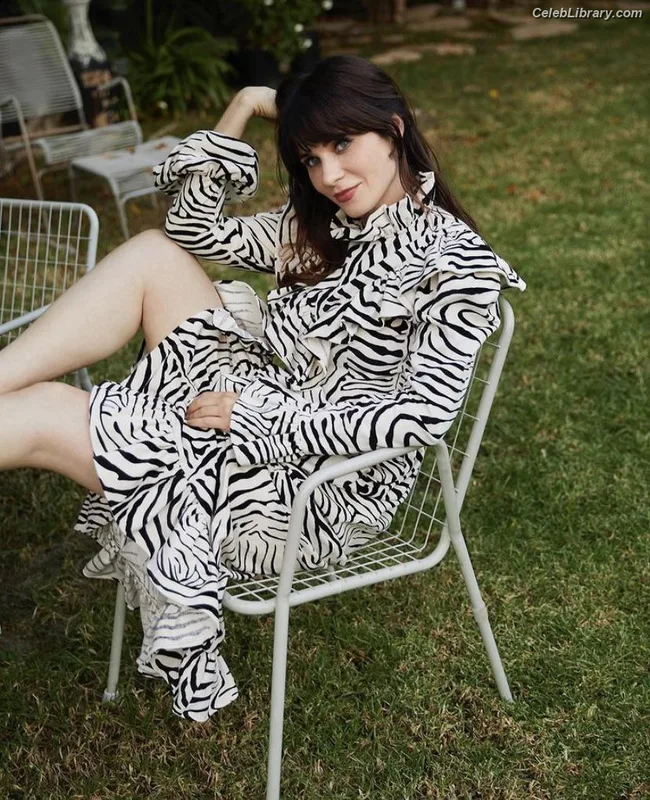 Zooey Deschanel photo 6 of 371