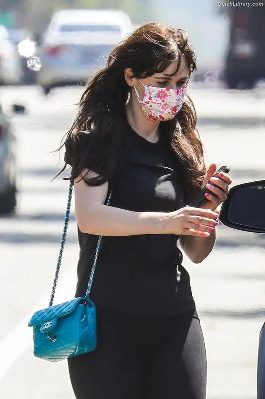 Zooey Deschanel photo 21 of 371