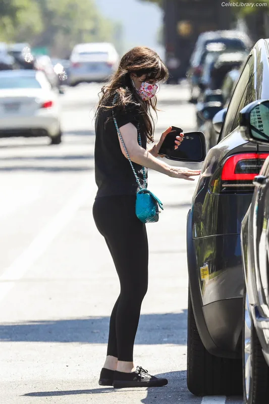 Zooey Deschanel photo 4 of 371