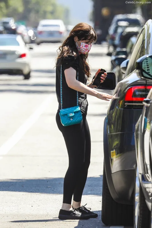 Zooey Deschanel photo 6 of 371