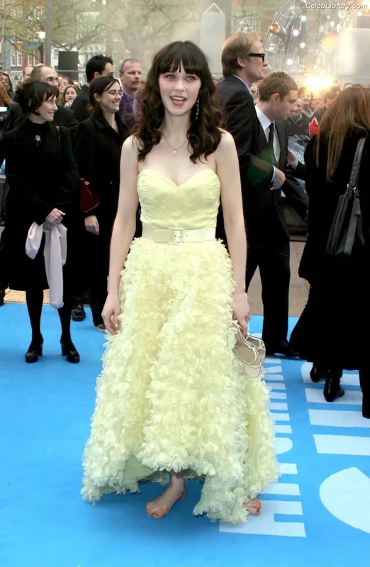 Zooey Deschanel photo 5 of 371