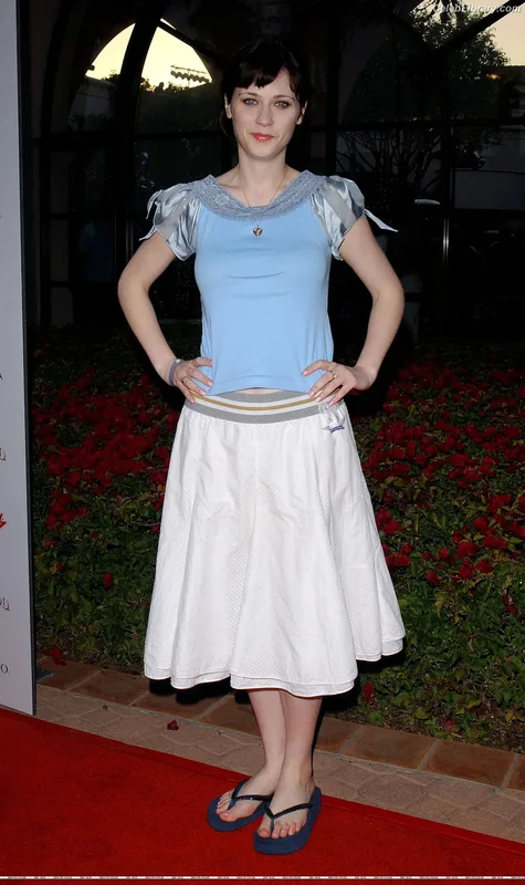 Zooey Deschanel photo 15 of 371