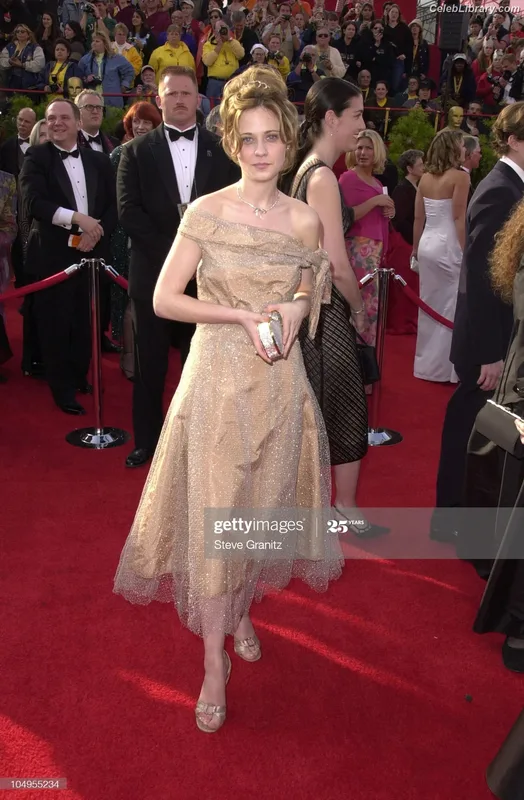 Zooey Deschanel photo 14 of 371